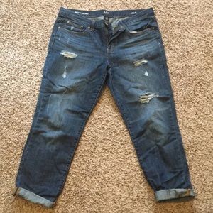 Cropped boyfriend jeans